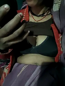 Snapshot of Cutyam chatting on November 15, 2025, 8:49 pm Cutyam online show from November 15, 2025, 8:49 pm