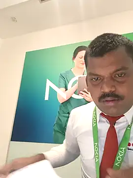 hotboy43339 online show from October 1, 2025, 2:06 am