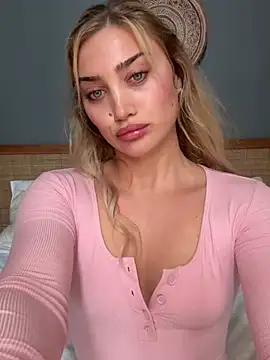 Snapshot of auriangel chatting on March 3, 2026, 2:28 am auriangel online show from March 3, 2026, 2:28 am