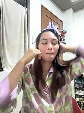 LanySylvia online show from December 19, 2025, 4:36 pm