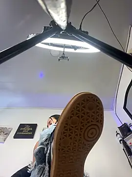 fetish foot  online show from September 22, 2025, 9:28 pm