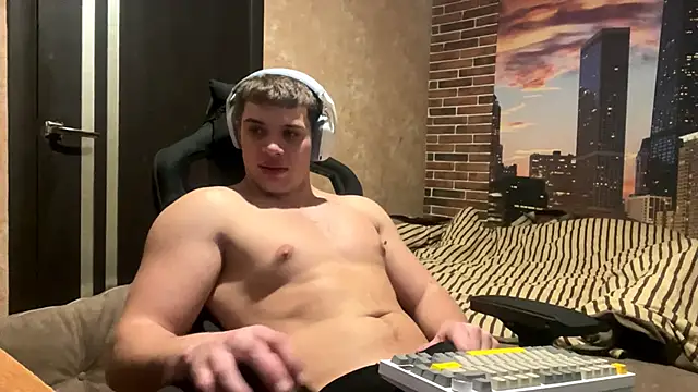 MusclePhantom online show from February 8, 2026, 9:07 pm