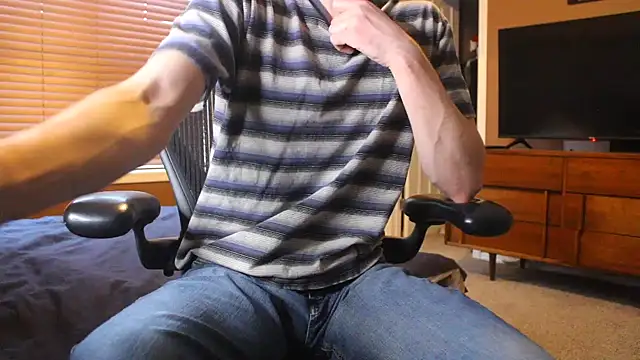 jjjjjfive online show from April 7, 2026, 1:50 am