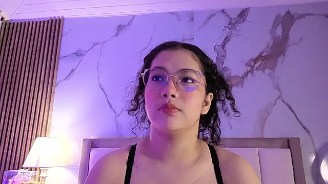 LunaRosse  online show from November 10, 2025, 12:04 pm