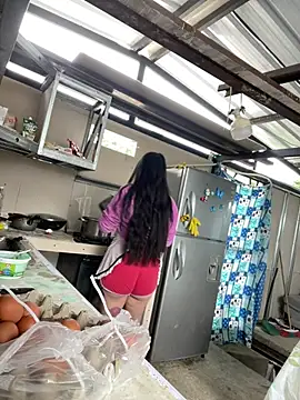 Snapshot of Lali_HOtt chatting on April 1, 2026, 2:36 pm Lali HOtt online show from April 1, 2026, 2:36 pm