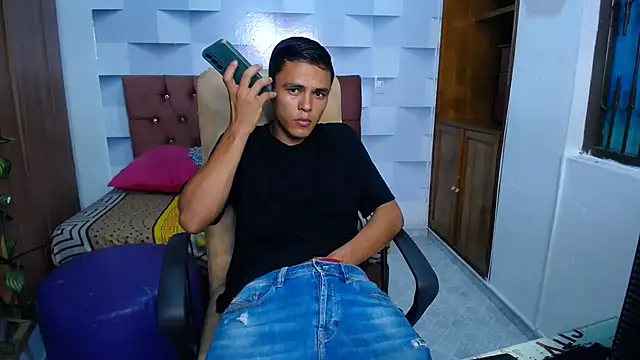 angelss 666 online show from December 19, 2025, 3:24 am