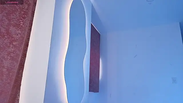 Isabella Dollss online show from September 14, 2025, 5:45 pm