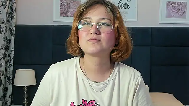 isa grey  online show from December 5, 2025, 5:05 am