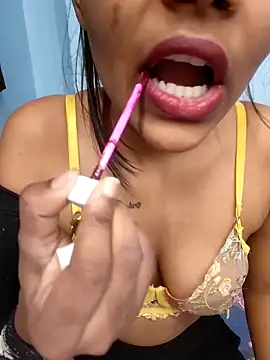 Ema-01 online show from November 25, 2025, 9:42 am