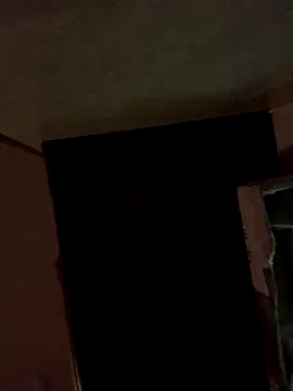 Snapshot of shakeweight chatting on October 7, 2025, 9:28 am shakeweight online show from October 7, 2025, 9:28 am