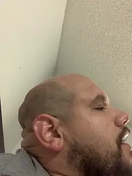 Snapshot of shakeweight chatting on October 20, 2025, 8:15 am shakeweight online show from October 20, 2025, 8:15 am