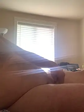 Snapshot of shakeweight chatting on October 29, 2025, 6:31 pm shakeweight online show from October 29, 2025, 6:31 pm