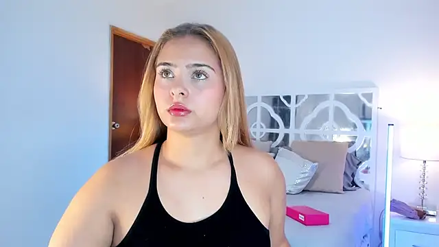 MikaelaStone online show from December 4, 2025, 11:19 am