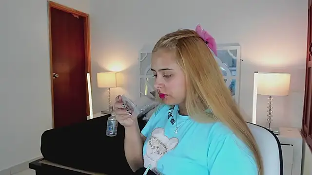 MikaelaStone online show from February 1, 2026, 1:09 pm