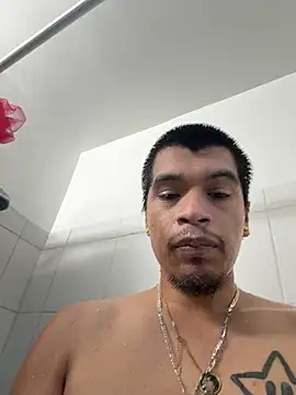 Hottdaddii online show from June 10, 2026, 5:01 pm