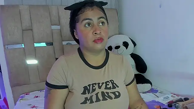 AndreaSweet2 online show from December 3, 2025, 7:45 pm