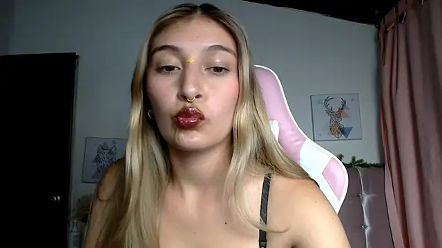 Snapshot of SophiaaLee chatting on April 24, 2026, 12:13 am SophiaaLee online show from April 24, 2026, 12:13 am