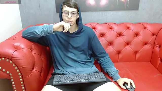 Stuart White online show from October 22, 2025, 1:55 pm