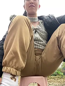 Huong-Ly online show from December 23, 2025, 2:31 am