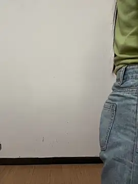 crhong666 online show from September 22, 2025, 12:23 am