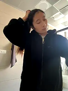 crhong666 online show from November 28, 2025, 12:46 am