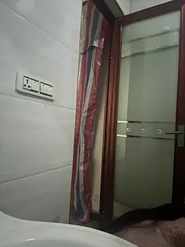 Snapshot of crhong666 chatting on February 7, 2026, 12:47 am crhong666 online show from February 7, 2026, 12:47 am