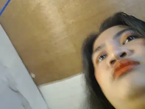 miss laila  online show from November 5, 2025, 9:09 am