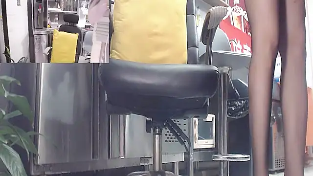 Eileen-L online show from October 4, 2025, 1:03 am