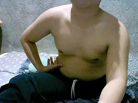 Snapshot of alhex_gay26 chatting on February 26, 2026, 1:32 pm alhex gay26 online show from February 26, 2026, 1:32 pm