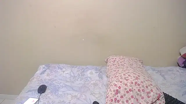 Blackberry96  online show from January 18, 2026, 11:08 pm