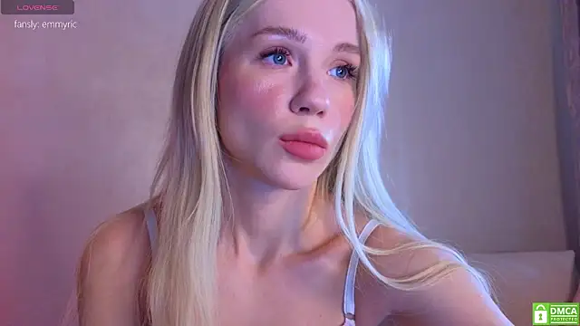 KittenFang online show from February 26, 2026, 8:46 am