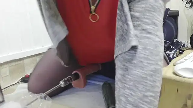 honey47 online show from November 8, 2025, 11:21 am