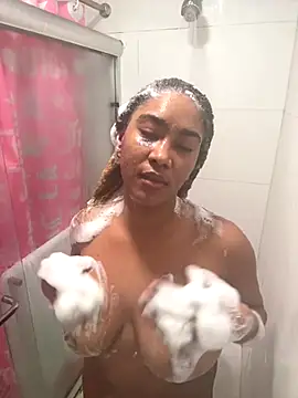 LuckyKhloe online show from September 21, 2025, 1:24 pm