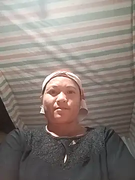 Snapshot of Love-Mama33 chatting on October 31, 2025, 11:22 am Love-Mama33 online show from October 31, 2025, 11:22 am