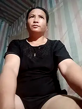 Snapshot of Love-Mama33 chatting on October 31, 2025, 11:28 pm Love-Mama33 online show from October 31, 2025, 11:28 pm