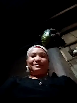 Snapshot of Love-Mama33 chatting on November 1, 2025, 12:40 pm Love-Mama33 online show from November 1, 2025, 12:40 pm