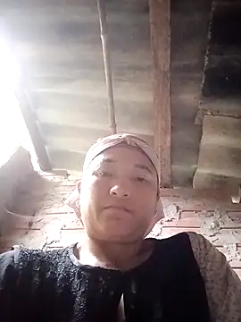 Snapshot of Love-Mama33 chatting on November 2, 2025, 12:46 am Love-Mama33 online show from November 2, 2025, 12:46 am