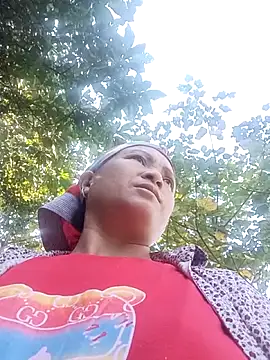 Snapshot of Love-Mama33 chatting on November 26, 2025, 2:56 am Love-Mama33 online show from November 26, 2025, 2:56 am