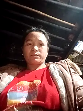 Snapshot of Love-Mama33 chatting on November 28, 2025, 11:13 am Love-Mama33 online show from November 28, 2025, 11:13 am