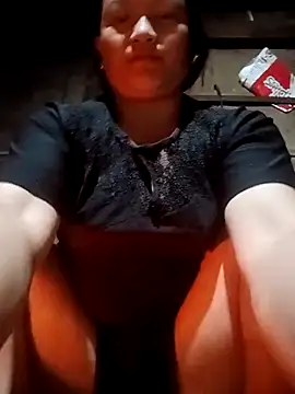 Snapshot of Love-Mama33 chatting on December 16, 2025, 12:48 am Love-Mama33 online show from December 16, 2025, 12:48 am