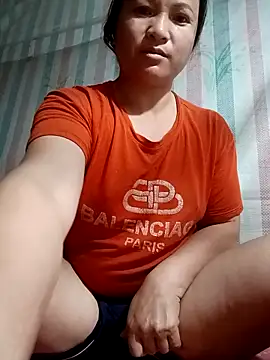 Snapshot of Love-Mama33 chatting on December 20, 2025, 8:16 pm Love-Mama33 online show from December 20, 2025, 8:16 pm