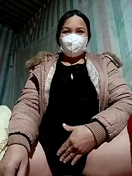 Snapshot of Love-Mama33 chatting on January 10, 2026, 1:02 pm Love-Mama33 online show from January 10, 2026, 1:02 pm