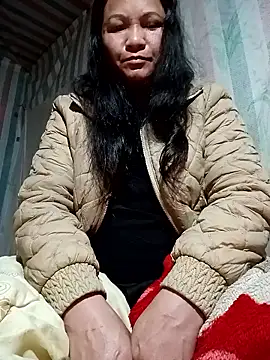 Snapshot of Love-Mama33 chatting on January 12, 2026, 6:02 pm Love-Mama33 online show from January 12, 2026, 6:02 pm