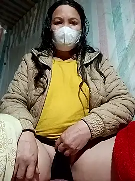 Snapshot of Love-Mama33 chatting on January 15, 2026, 12:48 am Love-Mama33 online show from January 15, 2026, 12:48 am