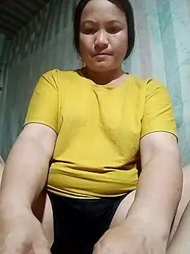 Snapshot of Love-Mama33 chatting on January 17, 2026, 12:43 pm Love-Mama33 online show from January 17, 2026, 12:43 pm