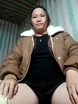 Snapshot of Love-Mama33 chatting on January 31, 2026, 11:25 pm Love-Mama33 online show from January 31, 2026, 11:25 pm