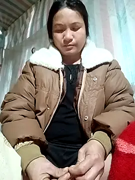 Snapshot of Love-Mama33 chatting on February 3, 2026, 1:37 am Love-Mama33 online show from February 3, 2026, 1:37 am