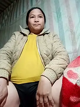 Snapshot of Love-Mama33 chatting on February 8, 2026, 11:30 pm Love-Mama33 online show from February 8, 2026, 11:30 pm