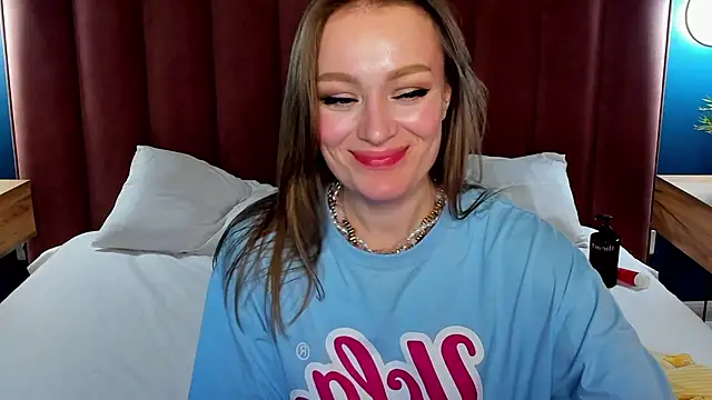 EvelynPoole online show from April 9, 2026, 6:19 am