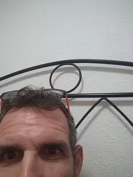 gigolobcn online show from December 21, 2025, 8:49 pm